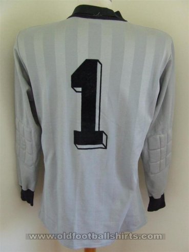 1860 Munich Goalkeeper football shirt 1988 - 1990