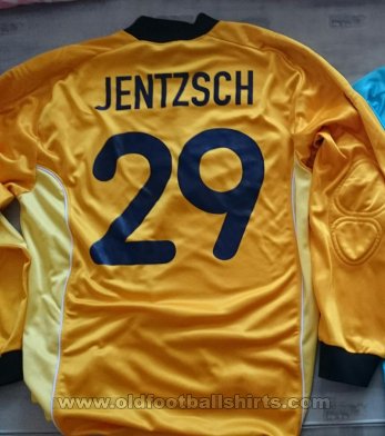 1860 Munich Goalkeeper football shirt 2000 - 2001