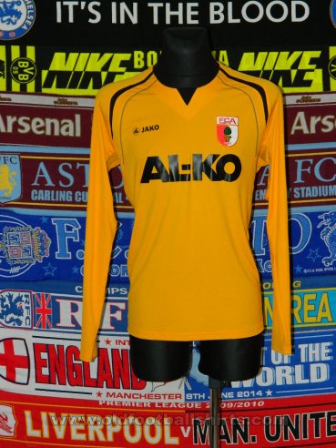 Augsburg Goalkeeper football shirt 2010 - 2011