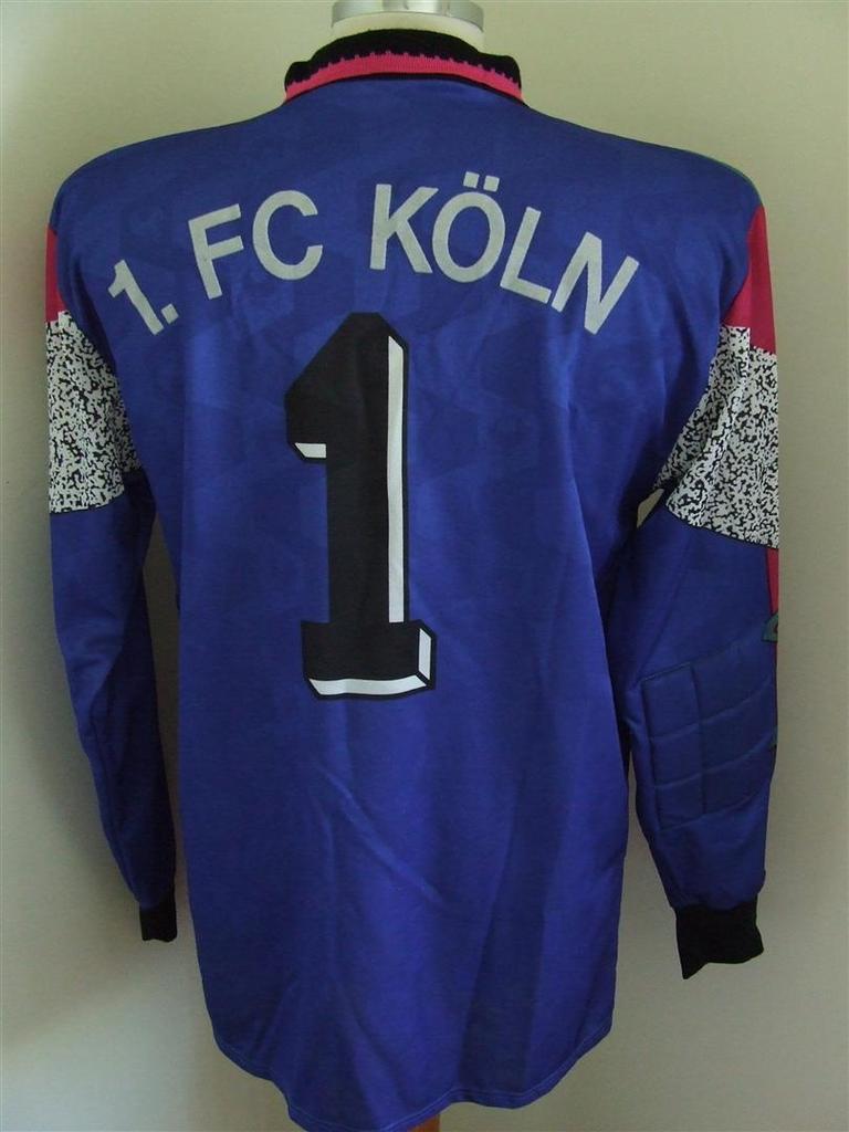 Superbe Foulard Koln – Supporter Ou Fashion, Au Choix !
