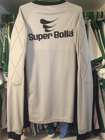 Sociedade Esportiva do Gama Goalkeeper football shirt 2012
