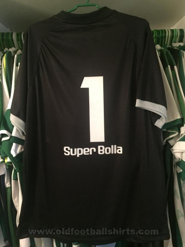 Sociedade Esportiva do Gama Goalkeeper football shirt 2012