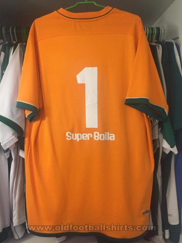 Sociedade Esportiva do Gama Goalkeeper football shirt 2014