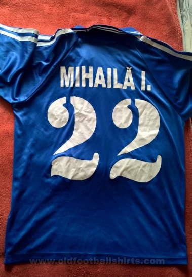 CSCT Buiucani Home football shirt 2009 - 2010