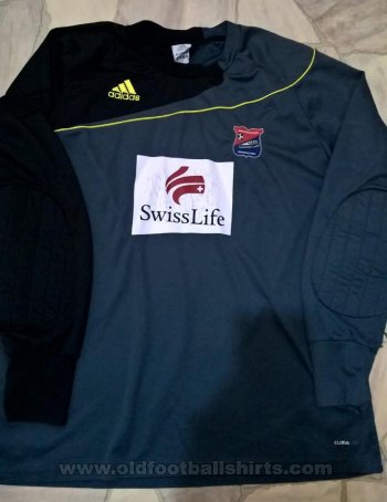 SpVgg Unterhaching Goalkeeper football shirt 2009 - 2010