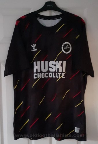 Millwall Training/Leisure football shirt 2022 - 2023