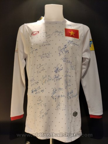 Vietnam Home football shirt 2017