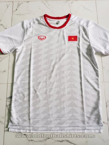 Vietnam Away football shirt 2019 - 2020
