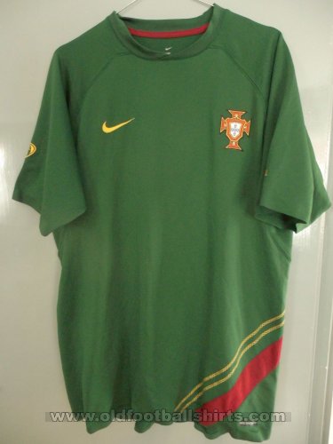 Portugal Training/Leisure football shirt 2005 - 2006