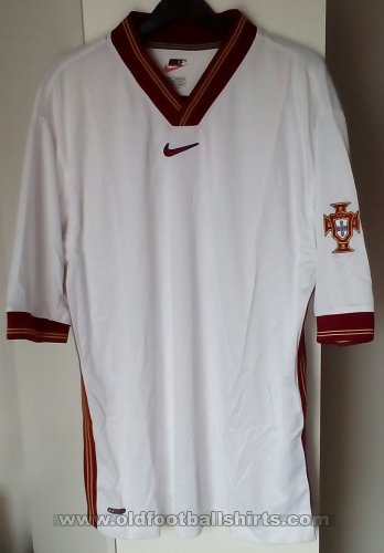 Portugal Training/Leisure football shirt 1998 - 1999