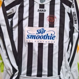 ÍF Magni Grenivík Home maglia di calcio 2006 - 2007 sponsored by Skyr