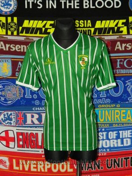Clube Ferroviário de Nampula Home football shirt (unknown year)