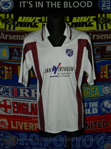 FV Blau-Weiß Stahl Freital Away football shirt (unknown year)