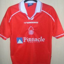 Nottingham Forest Home football shirt 1998 - 2000 sponsored by Pinnacle