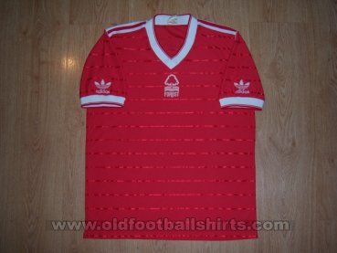 Nottingham Forest Home futbol forması 1984 - 1986