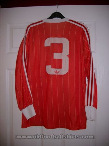 Nottingham Forest Home futbol forması 1982 - 1984