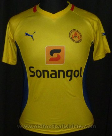 Petro Atlético de Luanda Home football shirt 2015 - 2016