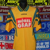 Away football shirt (unknown year)