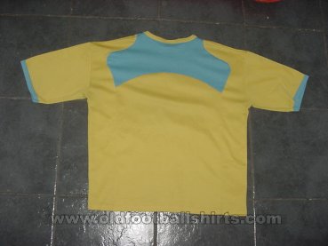 Canvey Island Home football shirt 2004 - 2005
