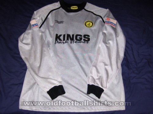 Canvey Island Goalkeeper football shirt 2004 - 2005