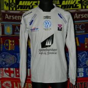 Away football shirt (unknown year)
