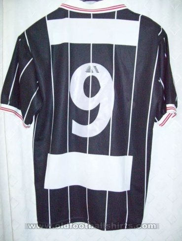 Regatas de Resistencia Away football shirt 2001