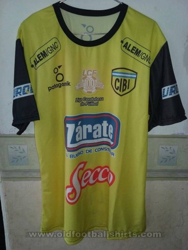 Club Infantil Barrio Ituzaingo Home football shirt 2014