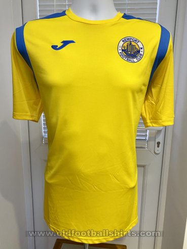 Newport (Isle of Wight) Home football shirt 2020 - 2021