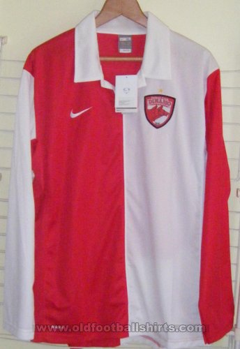 Dynamo Bucharest Home football shirt 2008 - 2010