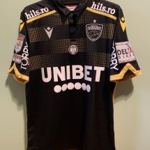 Dynamo Bucharest Third football shirt 2019 - 2020 sponsored by Unibet