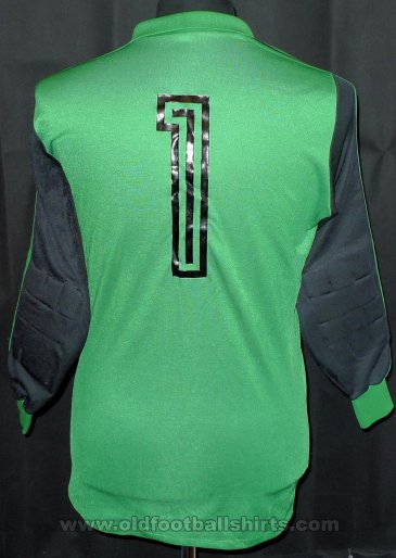 CSA Steaua București Goalkeeper football shirt 1980 - 1984