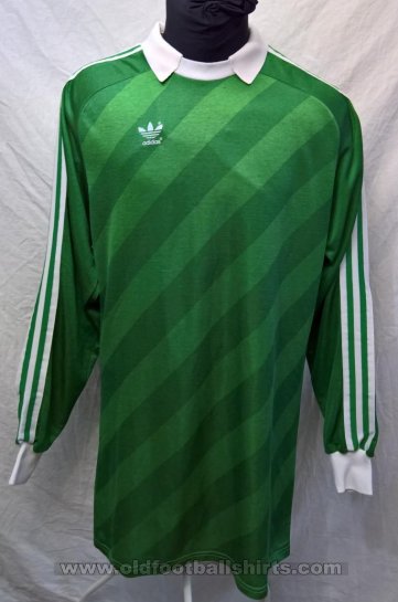 CSA Steaua București Goalkeeper football shirt 1985 - 1987