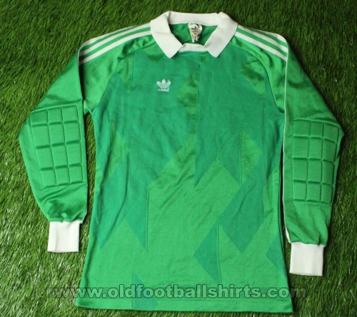 CSA Steaua București Goalkeeper football shirt 1985 - 1987