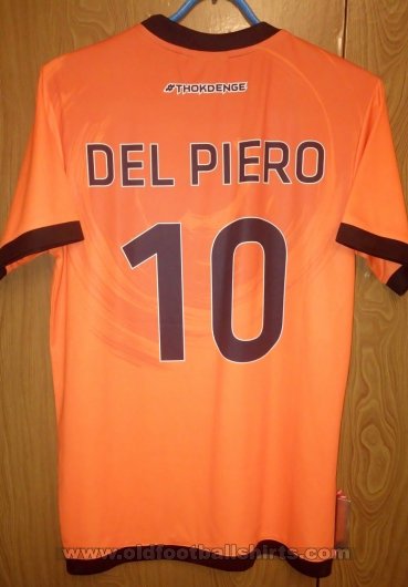 Delhi Dynamos Home football shirt 2014 - 2015