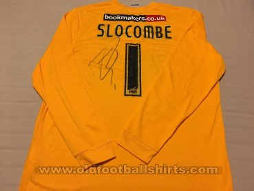 Scunthorpe United Goalkeeper football shirt 2013 - 2014