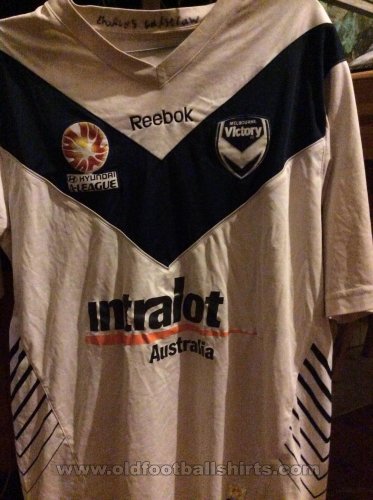 Melbourne Victory Away football shirt 2009 - 2010
