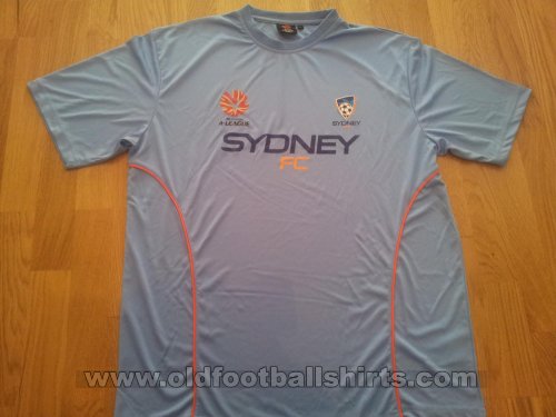 Sydney FC Training/Leisure football shirt 2005 - 2006