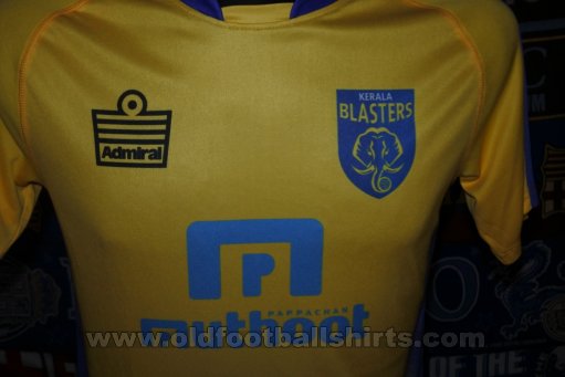 Kerala Blasters Home football shirt 2017 - 2018