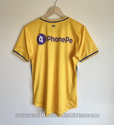 Kerala Blasters Home football shirt 2021 - 2022