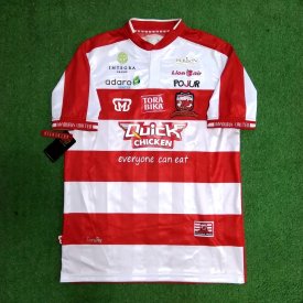 Madura United Home football shirt 2018 - 2019 sponsored by Quick Chicken