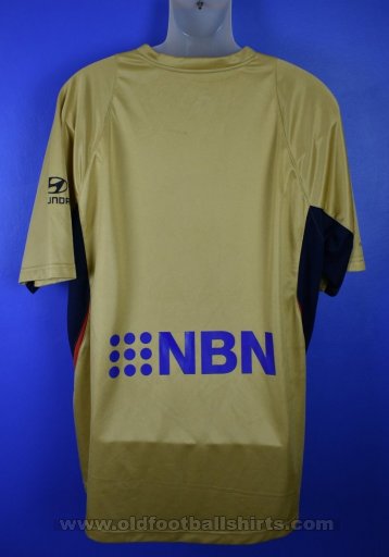 Newcastle Jets Home football shirt 2009 - 2010