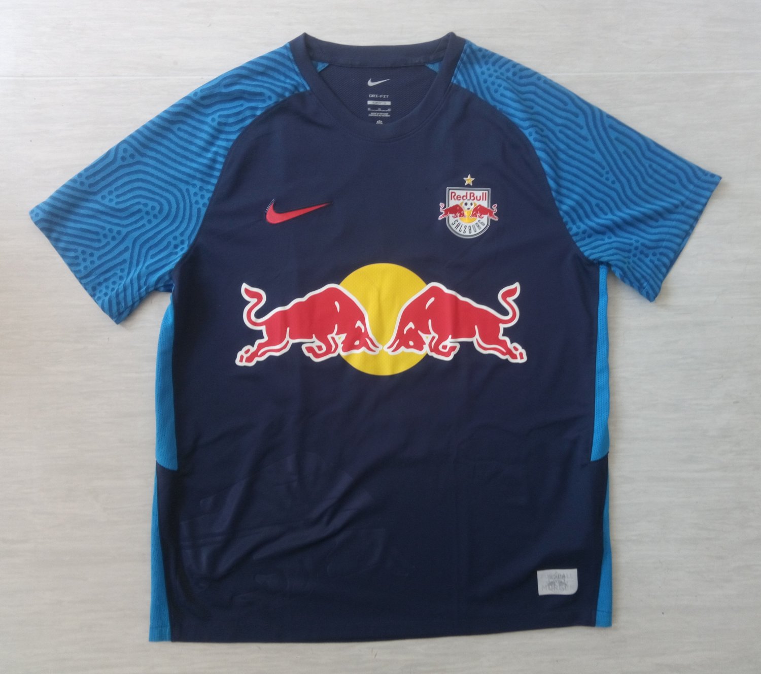 Red Bull Salzburg Away football shirt 2022 - 2023. Sponsored by Red Bull