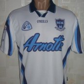 Away football shirt 1995 - 1996