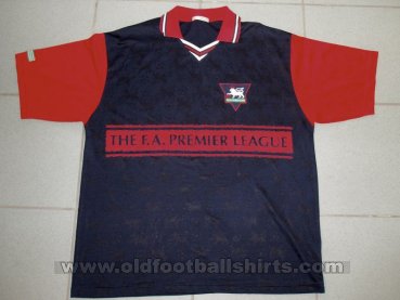 Odds & Ends Training/Leisure football shirt (unknown year)