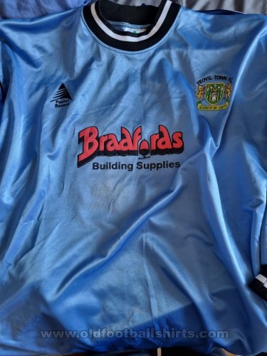 Yeovil Town Goalkeeper football shirt 2004 - 2005