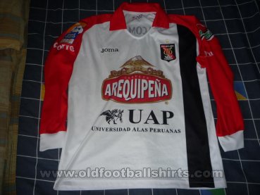 FBC Melgar Away football shirt 2009