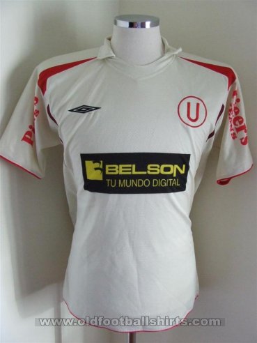 Universitario Home football shirt 2006