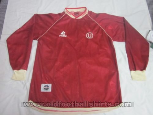 Universitario Away football shirt 2001