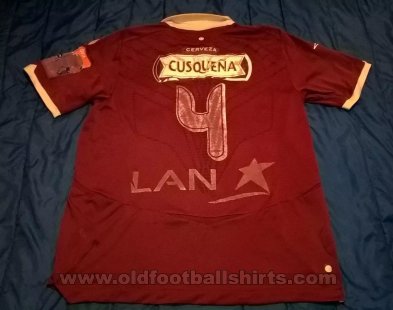 Universitario Away football shirt 2011