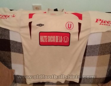 Universitario Away football shirt 2000 - 2001
